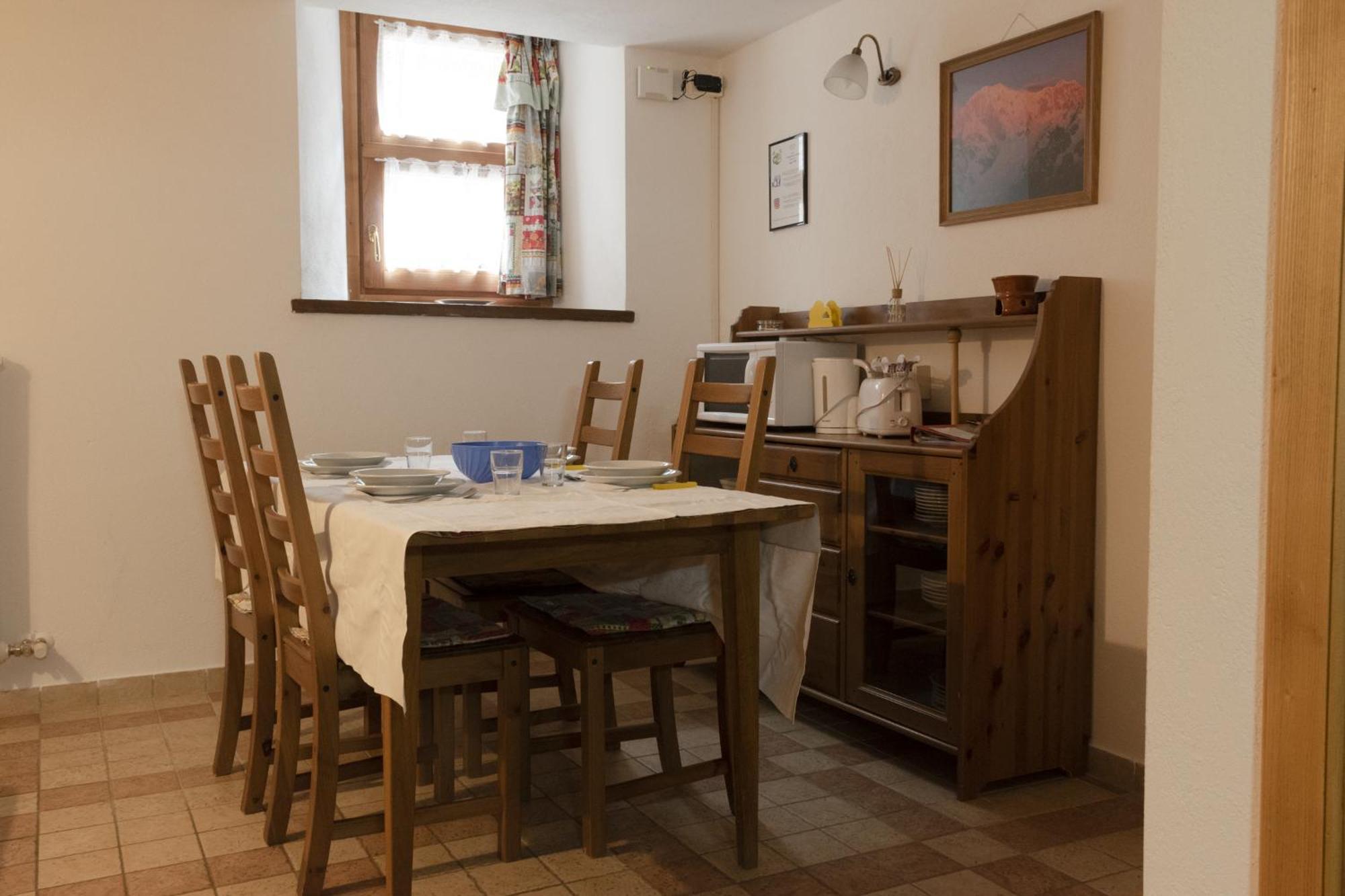 Case Gran Paradiso Notre Dame Apartment *